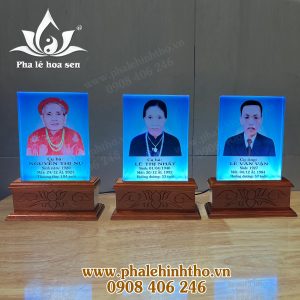 Ảnh thờ pha lê in màu kt 15x21cm đế chạm sen