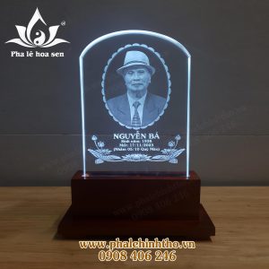 Ảnh thờ pha lê khắc laser kích thước 15x21cm