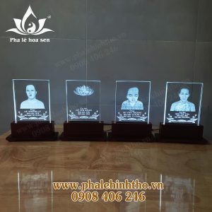 Ảnh thờ pha lê khắc laser kích thước 15x21cm