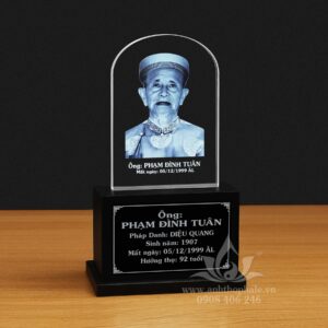 Ảnh thờ pha lê khắc laser 10x15cm đế gỗ sơn đen