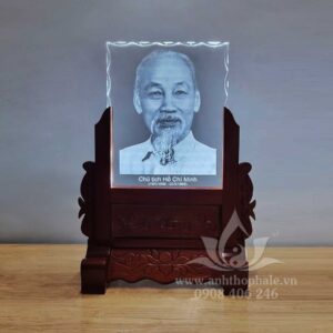 Ảnh thờ pha lê Bác Hồ 20x25x2cm khắc laser mài sò