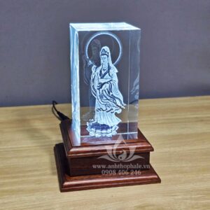 Quan thế âm khắc 3D pha lê: 8x16x8cm